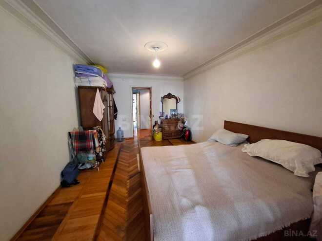 Продаётся 3-комн. вторичка 70 м², м. Кара Караев, photo 8 from 13
