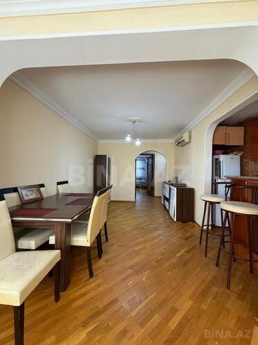 Satılır 2 otaqlı köhnə tikili 51 m², Xalqlar Dostluğu m., photo 1 from 20