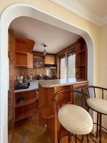 Satılır 2 otaqlı köhnə tikili 51 m², Xalqlar Dostluğu m., photo 18 from 20