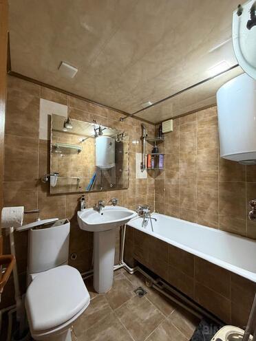 Satılır 2 otaqlı köhnə tikili 51 m², Xalqlar Dostluğu m., photo 19 from 20