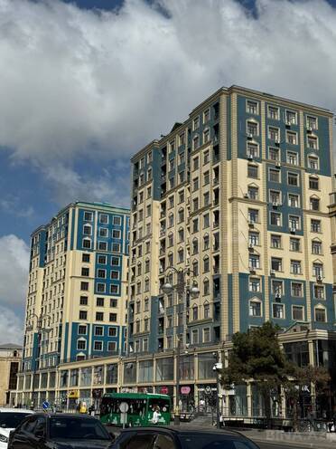 Продается 2-комн. новостройка 58 м², м. Иншаатчылар, photo 1 from 11