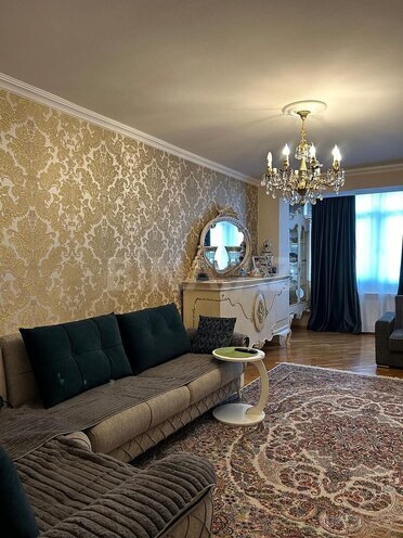 Satılır 2 otaqlı köhnə tikili 55 m², Elmlər Akademiyası m., photo 1 from 11