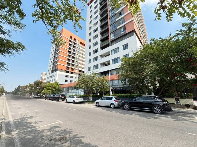 Продаётся 2-комн. новостройка 70 м², м. Кара Караев, photo 1 from 19