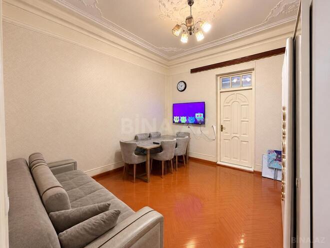 Продается 2-комн. вторичка 52 м², м. Шах Исмаил Хатаи, photo 1 from 10