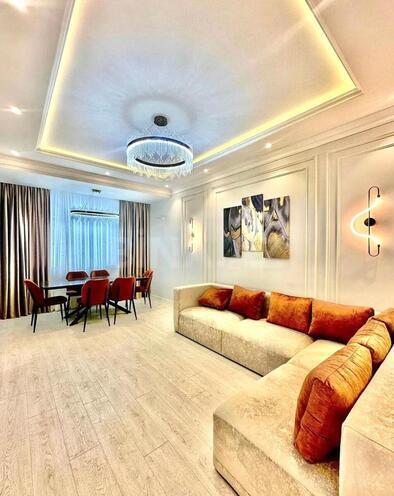 Сдается 2-комн. новостройка 80 м², м. Нариман Нариманов, photo 1 from 12