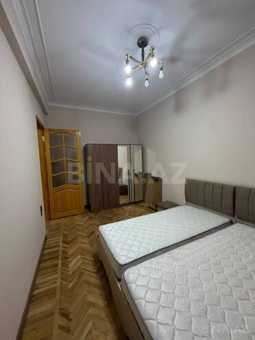 Сдаётся 3-комн. вторичка 80 м², м. Низами, photo 6 from 13