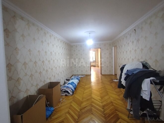 Satılır 2 otaqlı köhnə tikili 75 m², İnşaatçılar m., photo 10 from 18