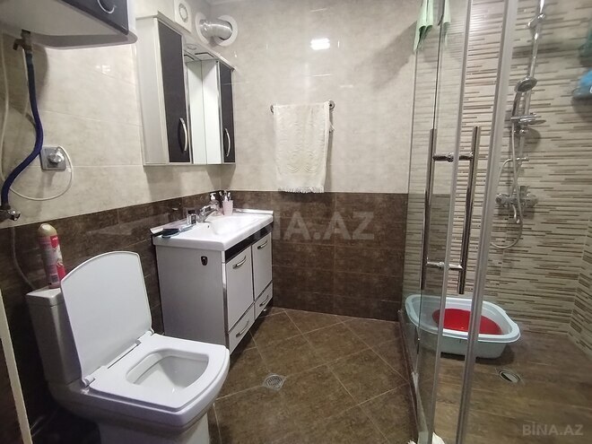 Satılır 2 otaqlı köhnə tikili 75 m², İnşaatçılar m., photo 17 from 18