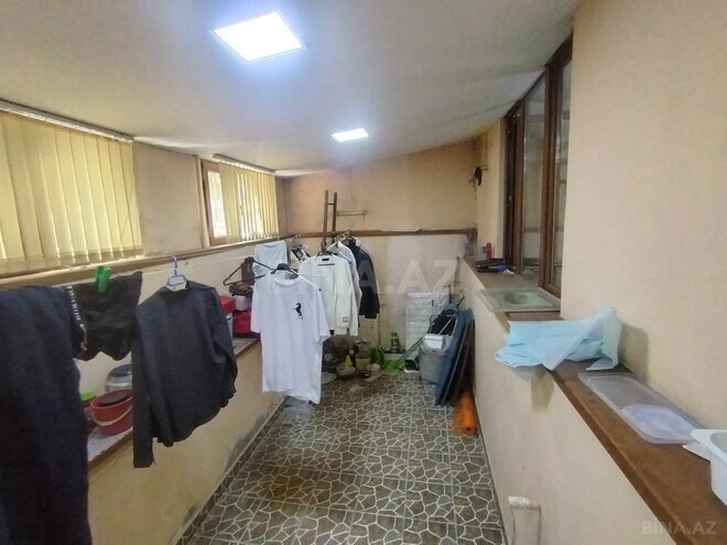 Satılır 2 otaqlı köhnə tikili 75 m², İnşaatçılar m., photo 13 from 18