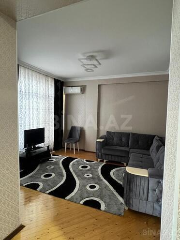 Сдается 3-комн. новостройка 90 м², м. Нефтчиляр, photo 1 from 16