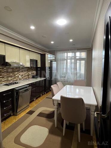 Сдается 3-комн. новостройка 90 м², м. Нефтчиляр, photo 4 from 16