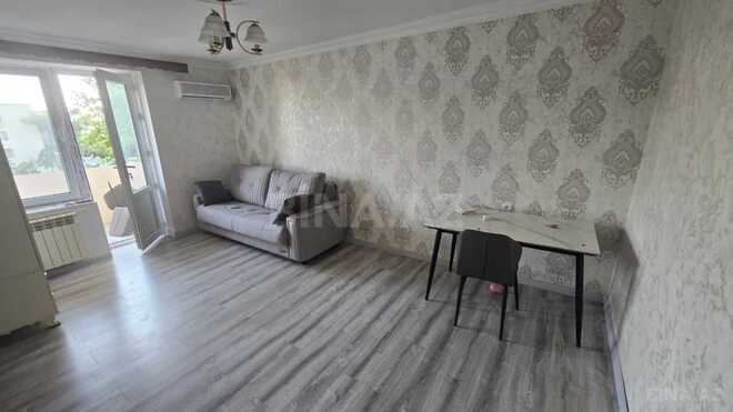 Продаётся 1-комн. вторичка 40 м², м. Кара Караев, photo 4 from 10
