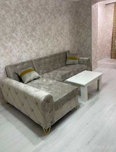 Продается 2-комн. вторичка 65 м², м. Нефтчиляр, photo 1 from 10