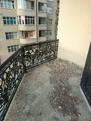 Продаётся 4-комн. новостройка 227 м², м. Элмляр Академиясы, photo 1 from 12