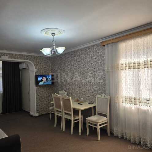 Satılır 2 otaqlı köhnə tikili 40 m², Xalqlar Dostluğu m., photo 1 from 9