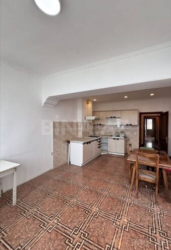 Satılır 3 otaqlı köhnə tikili 140 m², Elmlər Akademiyası m., photo 8 from 12
