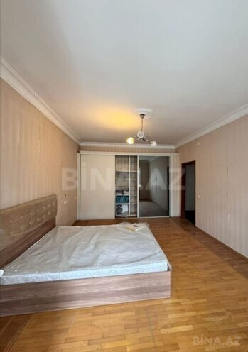 Satılır 3 otaqlı köhnə tikili 140 m², Elmlər Akademiyası m., photo 1 from 12