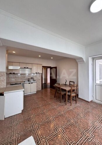 Satılır 3 otaqlı köhnə tikili 140 m², Elmlər Akademiyası m., photo 7 from 12