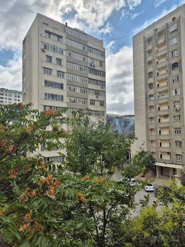Продаётся 3-комн. вторичка 70 м², м. Азадлыг проспекти, photo 1 from 14