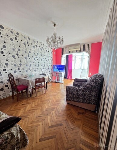 Продаётся 3-комн. вторичка 90 м², м. Мемар Аджеми, photo 1 from 9
