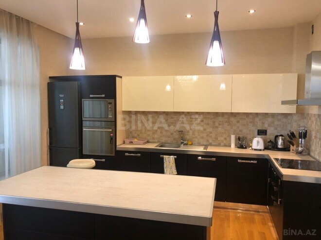 Сдается 3-комн. новостройка 150 м², м. Низами, photo 5 from 13
