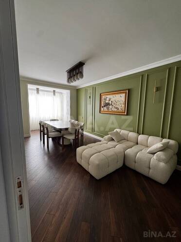 Satılır 4 otaqlı köhnə tikili 110 m², Bakıxanov q., photo 1 from 25