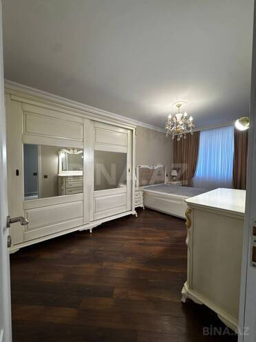 Satılır 4 otaqlı köhnə tikili 110 m², Bakıxanov q., photo 13 from 25
