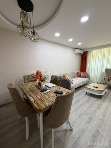 Продаётся 3-комн. вторичка 75 м², м. Кара Караев, photo 4 from 14