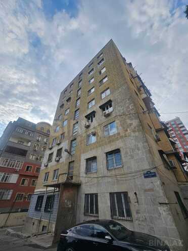 Satılır 2 otaqlı köhnə tikili 50 m², İnşaatçılar m., photo 1 from 15