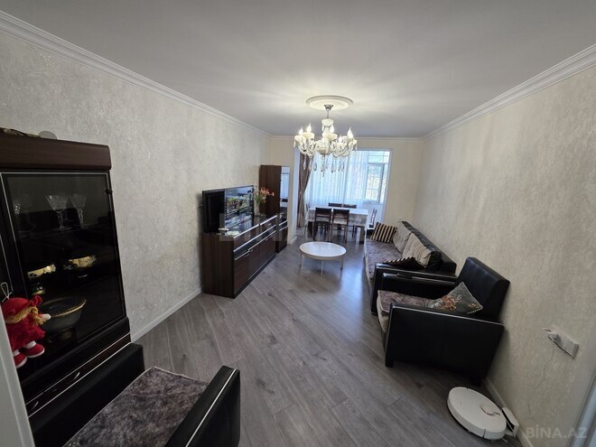 Продаётся 3-комн. вторичка 70 м², м. Нефтчиляр, photo 1 from 13