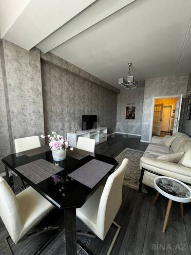 Сдается 2-комн. новостройка 67 м², м. Кара Караев, photo 1 from 10