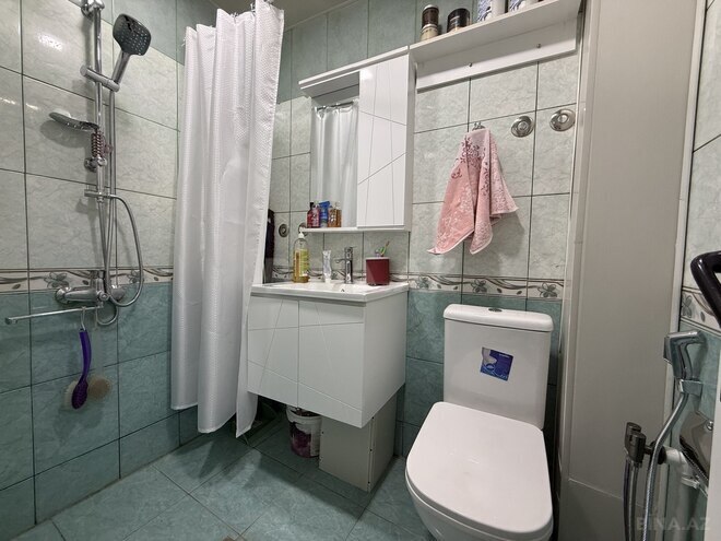Satılır 2 otaqlı köhnə tikili 40 m², Xalqlar Dostluğu m., photo 11 from 12