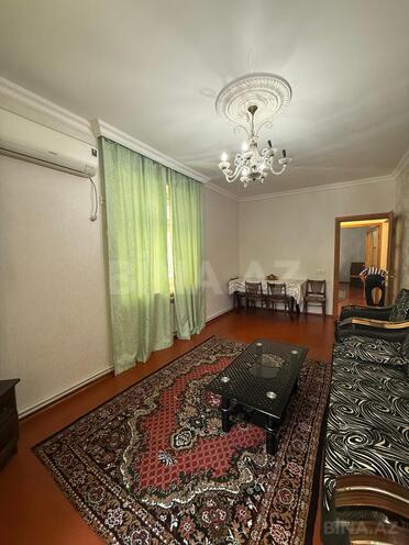 Продается 2-комн. вторичка 65 м², м. Ази Асланов, photo 3 from 10