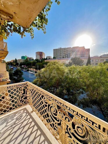 Satılır 2 otaqlı köhnə tikili 60 m², Elmlər Akademiyası m., photo 8 from 9