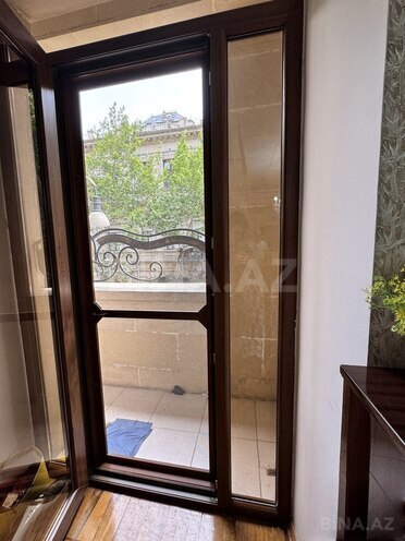 Satılır 4 otaqlı köhnə tikili 134 m², Sahil m., photo 18 from 21