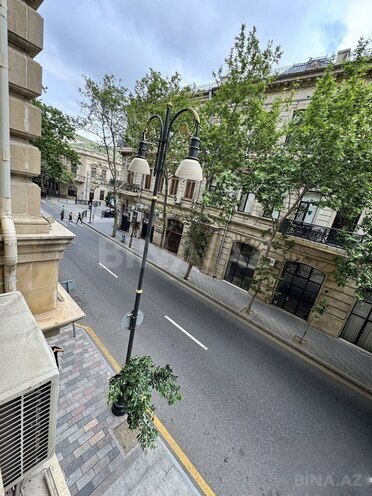 Satılır 4 otaqlı köhnə tikili 134 m², Sahil m., photo 20 from 21