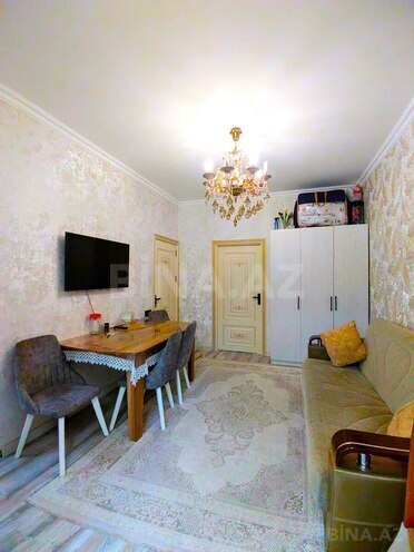 Продаётся 3-комн. вторичка 57 м², м. 20 января, photo 1 from 26