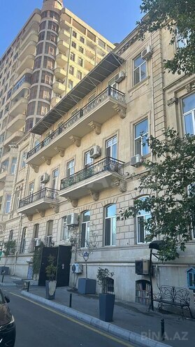 Продаётся 3-комн. вторичка 108 м², м. Ичеришехер, photo 1 from 20