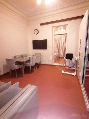 Продается 2-комн. вторичка 55 м², м. Шах Исмаил Хатаи, photo 1 from 12