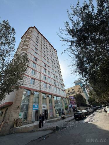 Satılır 4 otaqlı köhnə tikili 136 m², Nizami m., photo 1 from 32