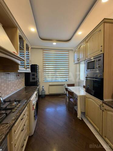 Satılır 4 otaqlı köhnə tikili 136 m², Nizami m., photo 19 from 32