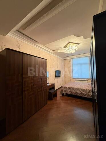 Satılır 4 otaqlı köhnə tikili 136 m², Nizami m., photo 13 from 32
