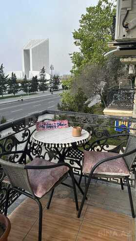 Продаётся 3-комн. вторичка 64 м², м. Шах Исмаил Хатаи, photo 1 from 17