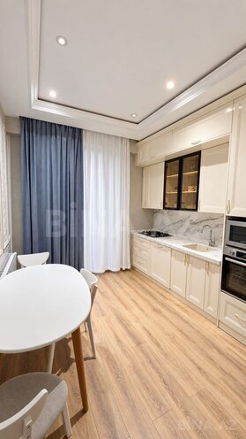Сдается 2-комн. новостройка 85 м², м. Низами, photo 1 from 11