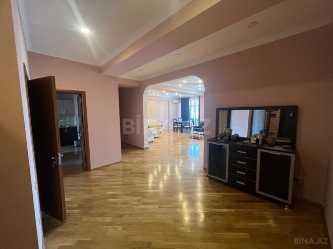 İcarəyə verilir 3 otaqlı yeni tikili 140 m², 28 May m., photo 5 from 12