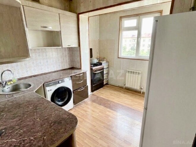 Satılır 2 otaqlı köhnə tikili 65 m², Qara Qarayev m., photo 17 from 18