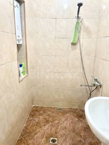 Satılır 2 otaqlı köhnə tikili 65 m², Qara Qarayev m., photo 9 from 18