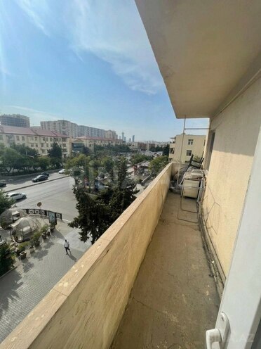 Продаётся 2-комн. вторичка 55 м², м. Кара Караев, photo 4 from 15