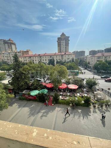 Продаётся 2-комн. вторичка 55 м², м. Кара Караев, photo 3 from 15