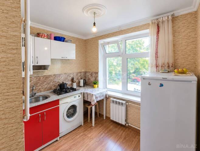 Продаётся 2-комн. вторичка 50 м², м. Нефтчиляр, photo 4 from 9